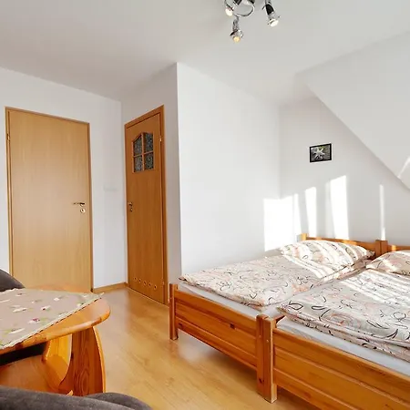 Pod Kopiencem Grzegorz Plata *